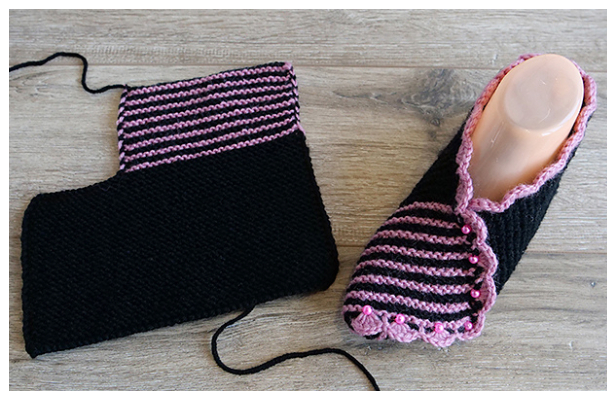 Knit One Piece Slippers Free Knitting Pattern + Video