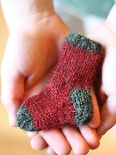 Mini Christmas Socks Free Knitting Patterns