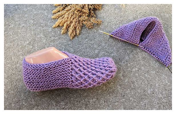 Viola Flat Slippers Free Knitting Pattern + Video