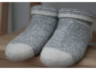 Fuzzy Feet Slippers Free Knitting Pattern