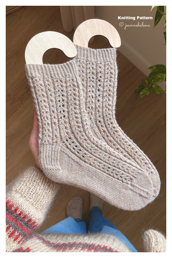 Petal Drop Socks Knitting Pattern